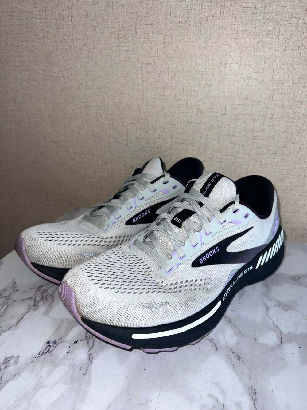 Brooks Women's Adrenaline GTS 23 Running Sneakers Grey Black Purple Size 9.5 Wid